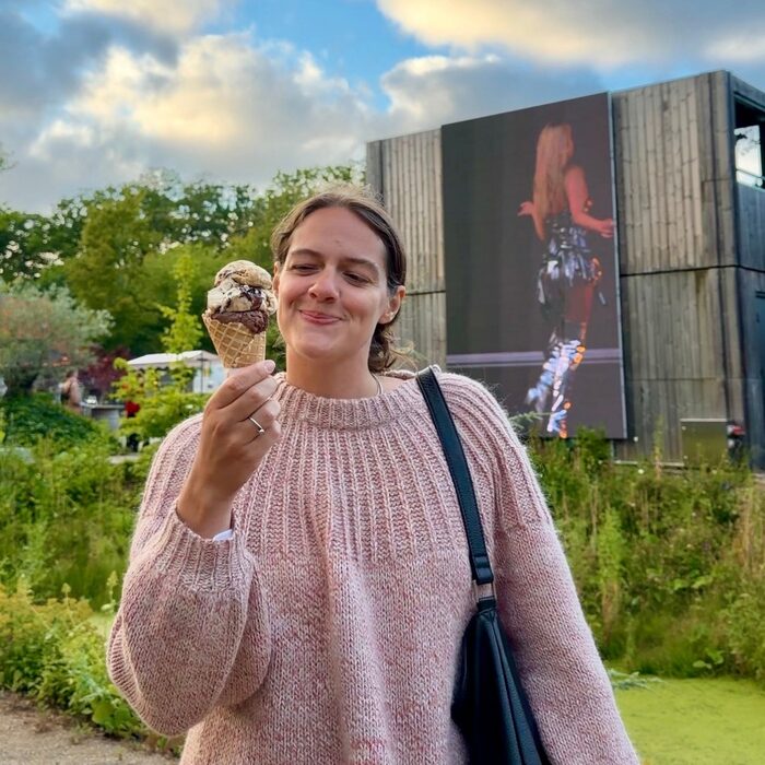 Candid on-the-go content